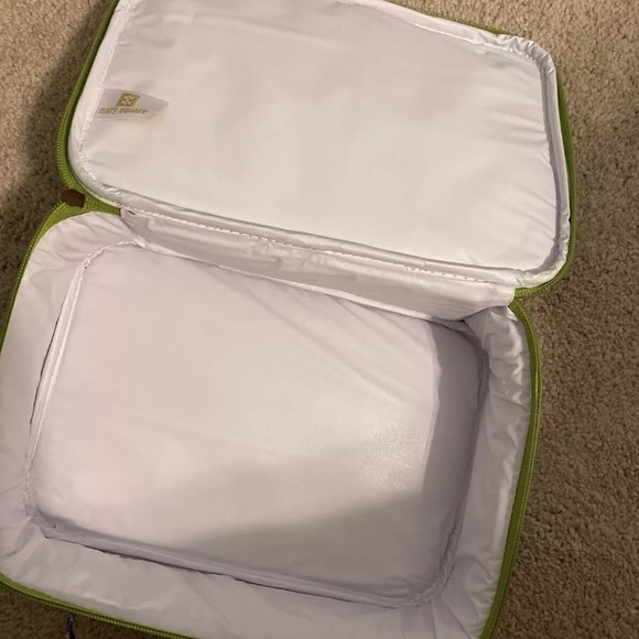 lunch box! never been used. - Picture 3 of 3